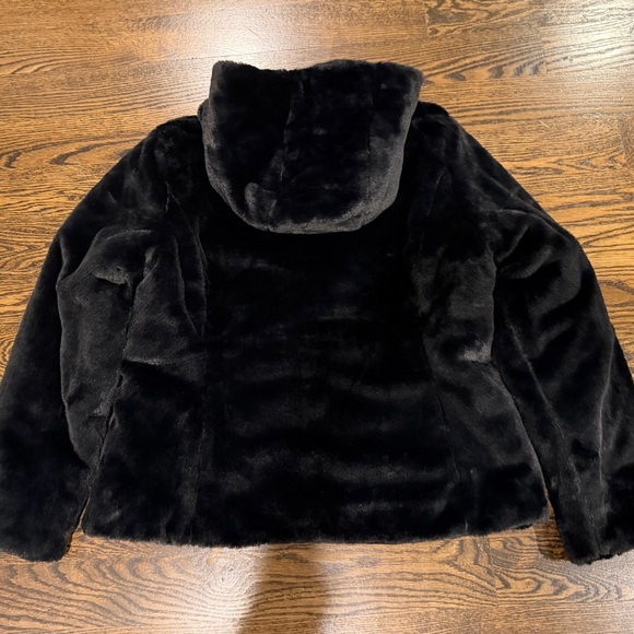 Puffer Jacket - Picture 4 of 12